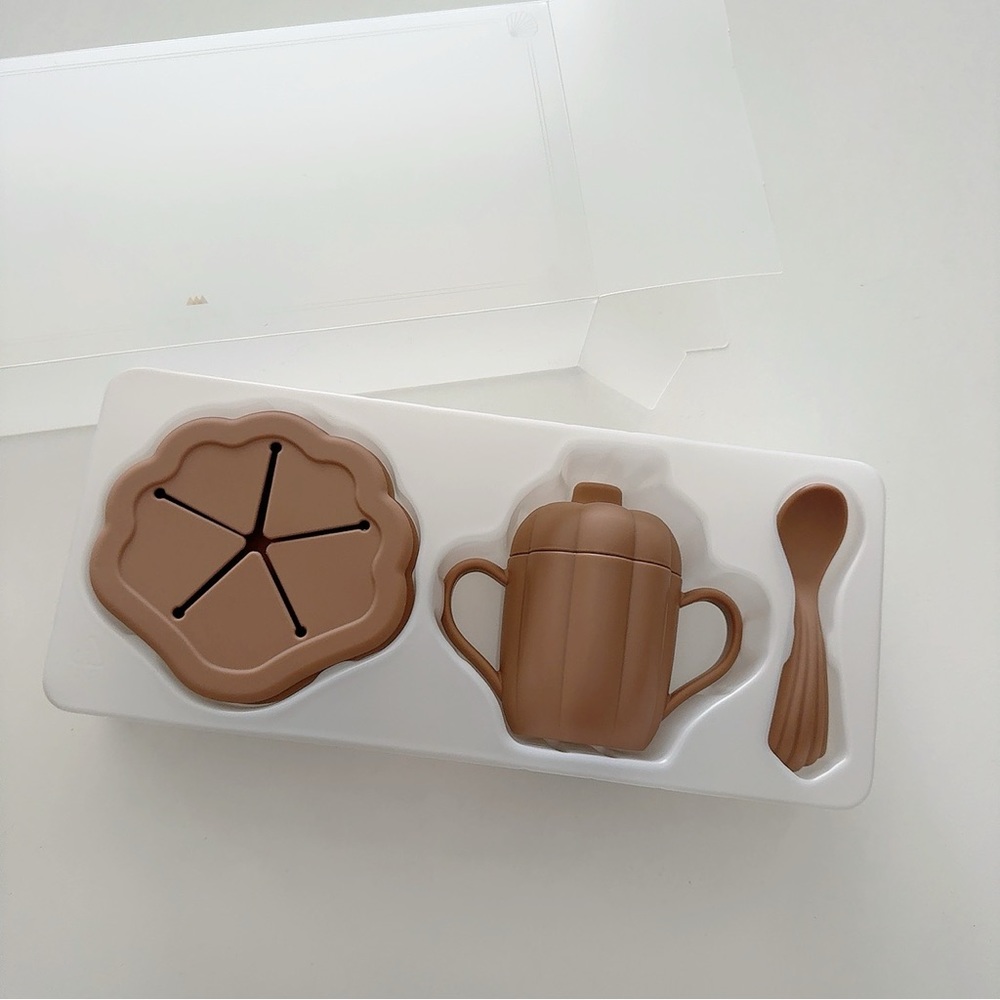 NEW Konges slojd silicone clam kitchen set - Blush - Picture 1 of 5